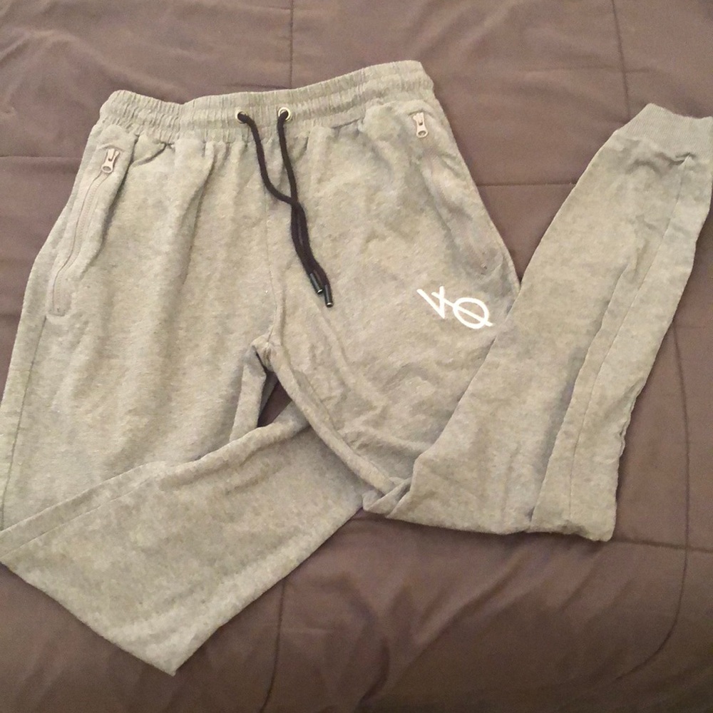 Men’s grey joggers